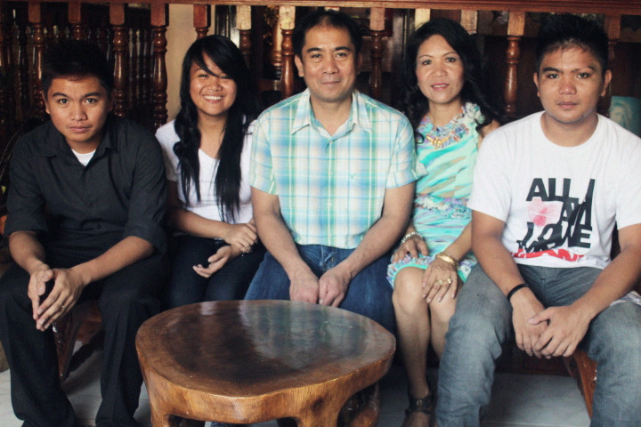 554503_582993631724931_1517436866_n